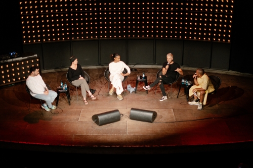 jan-henrikscheper-stuke_aljoshamuttardi_davidjakobs_-c-netflix-2fthomasschenk